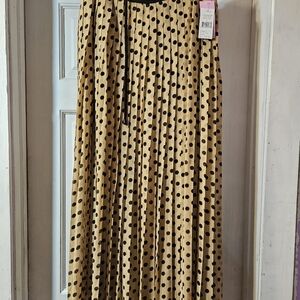 Polka Dot Pleated Skirt in Tan and Black Size Large